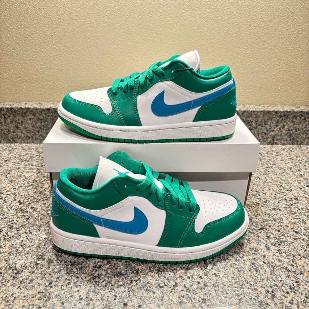 NEW Nike Air Jordan 1 Low Shoes Lucky Green Aquatone DC0774-304 Women’s Size 5.5